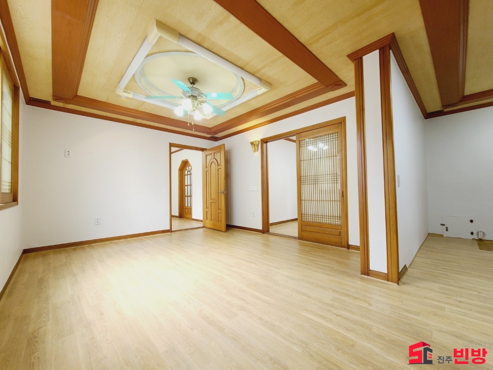 경남 진주시 상봉동 913-4 #떳다쓰리룸# 진주중학교인근 주인세대 쓰리룸임대!! 월세 매물번호 16264 사진 1