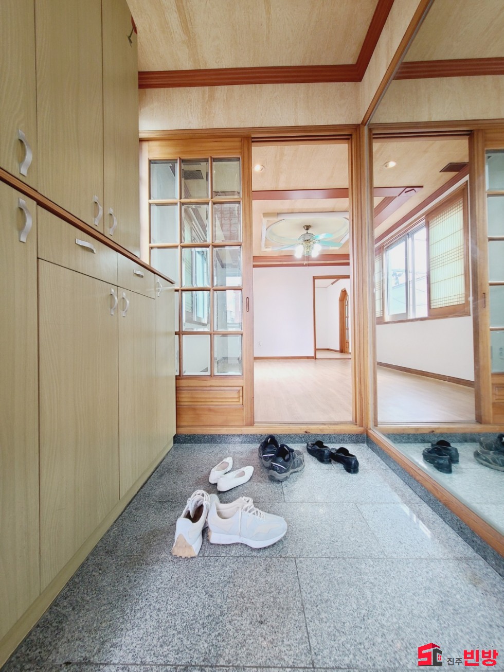 경남 진주시 상봉동 913-4 #떳다쓰리룸# 진주중학교인근 주인세대 쓰리룸임대!! 월세 매물번호 16264 사진 2