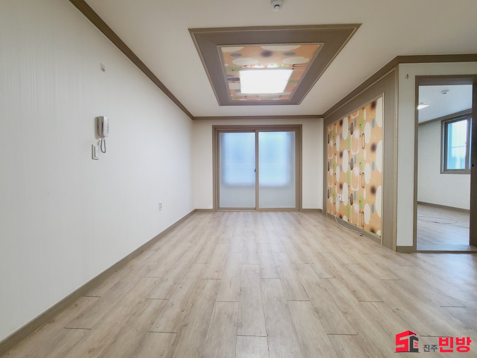 경남 진주시 상대동 180-8 ♥화이트톤깔거실 넓은 투룸♥강력추천♥100%실매물♥ 월세 매물번호 16051 사진 3