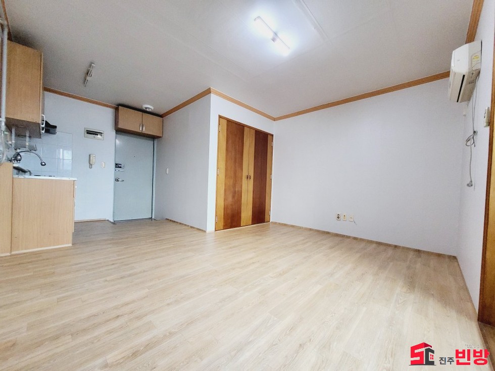경남 진주시 상평동 219-32 Q * 상평동 큰 원룸 * 자유시장 근처라 생활하기 편한곳~ 월세 매물번호 15548 사진 1
