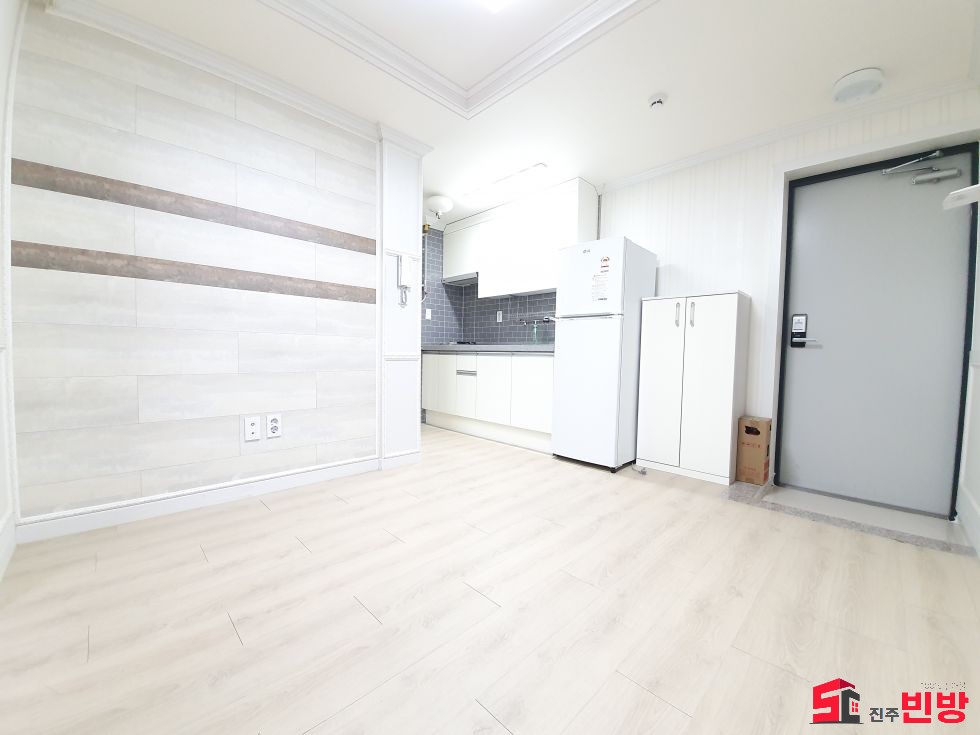 경남 진주시 하대동 하대동 117-27 ※1+1 초저가※★ 35 종점 1분 거리~~ ★ 추천방~! 월세 매물번호 12158 사진 1