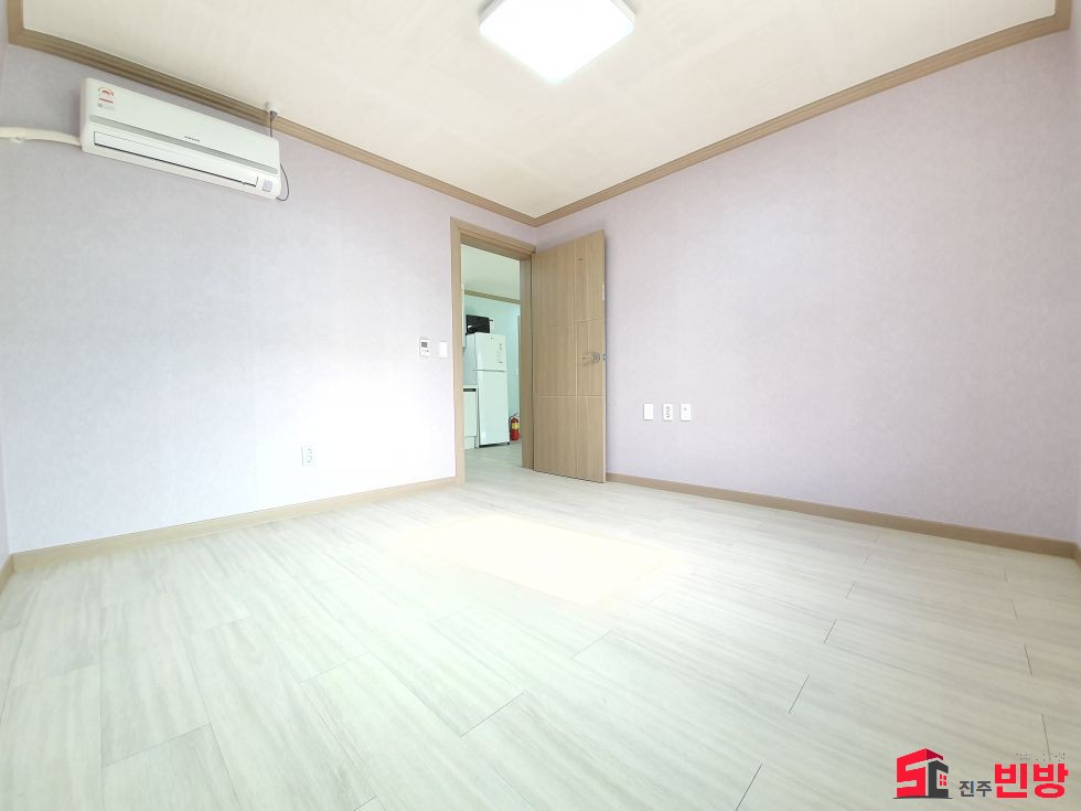 경남 진주시 하대동 하대동 108-28 ※1+1 너무크다~※★ 35종점 2분거리~~ ★ 추천방~! 월세 매물번호 12154 사진 4