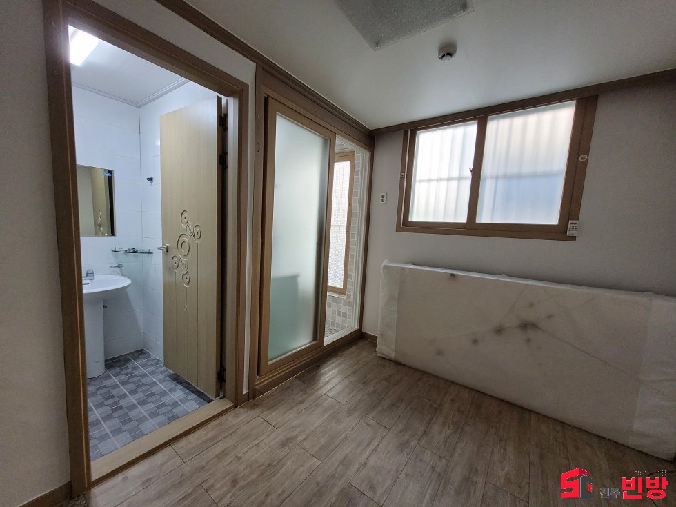 경남 진주시 하대동 348-1 Q 하대동 깨끗하고 저렴한 원룸~!! 가격도 착해요 월세 매물번호 15351 사진 2