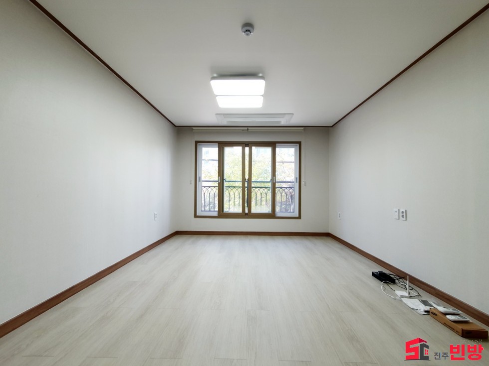 경남 진주시 초전동 1636-6 에어콘2대 신축 화이트톤 예쁜 투룸 선착순1명 월세 매물번호 13431 사진 2
