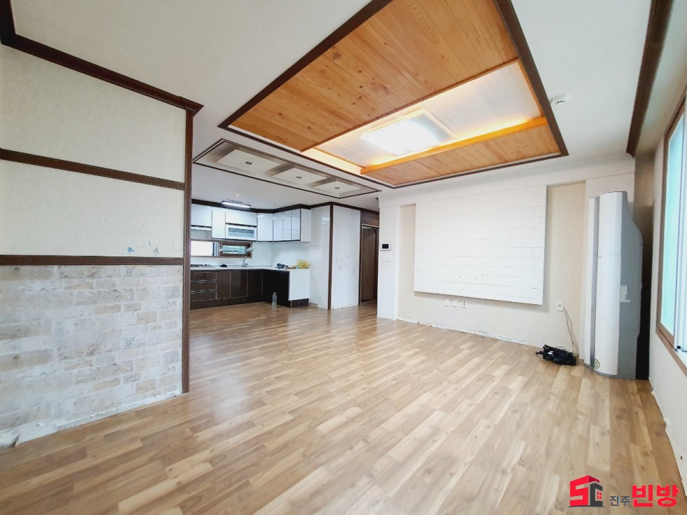 경남 진주시 칠암동 524-3 G#주인세대쓰리룸# 초호화 칠암동 채광좋음 월세 매물번호 15127 사진 2