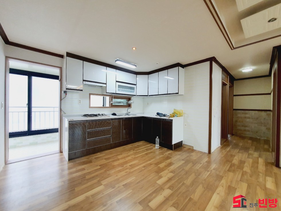 경남 진주시 칠암동 524-3 G#주인세대쓰리룸# 초호화 칠암동 채광좋음 월세 매물번호 15127 사진 8