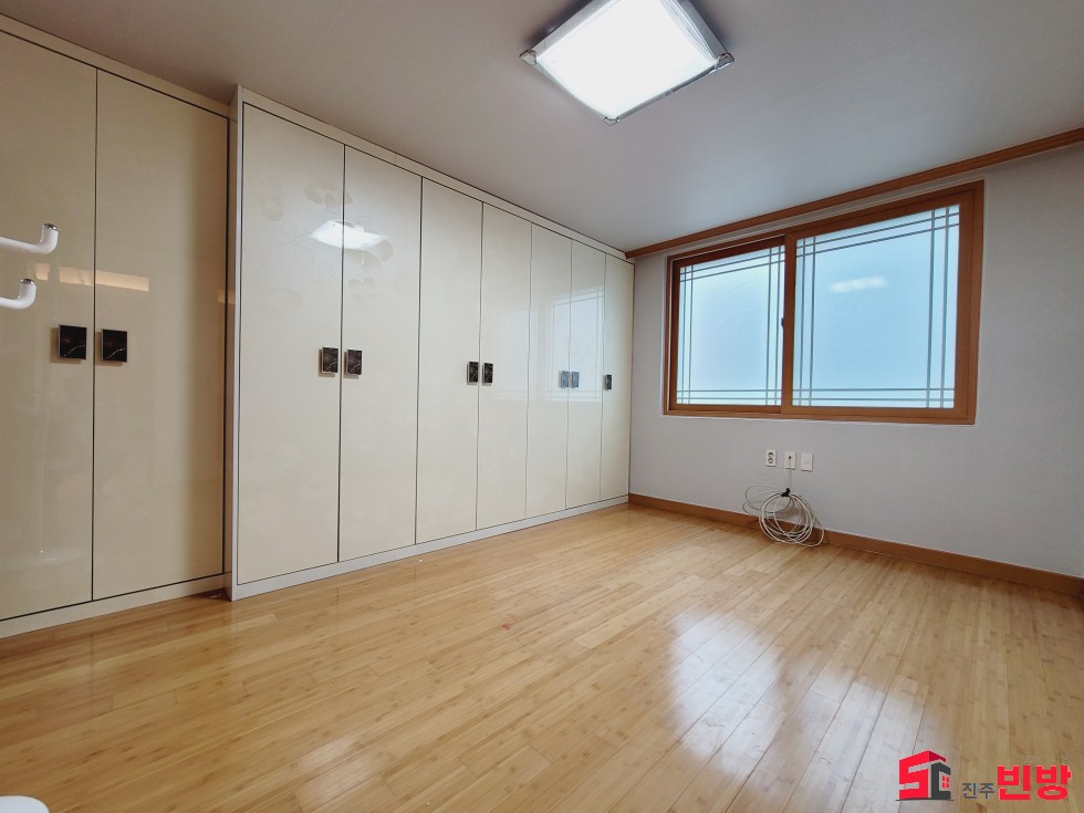 경남 진주시 상대동 287-16 ♤긴급!! 상대동 시청인근 올리모델링 쓰리룸 반려동물가능!!! 2층단독주택!!!!!♤ 월세 매물번호 14685 사진 9