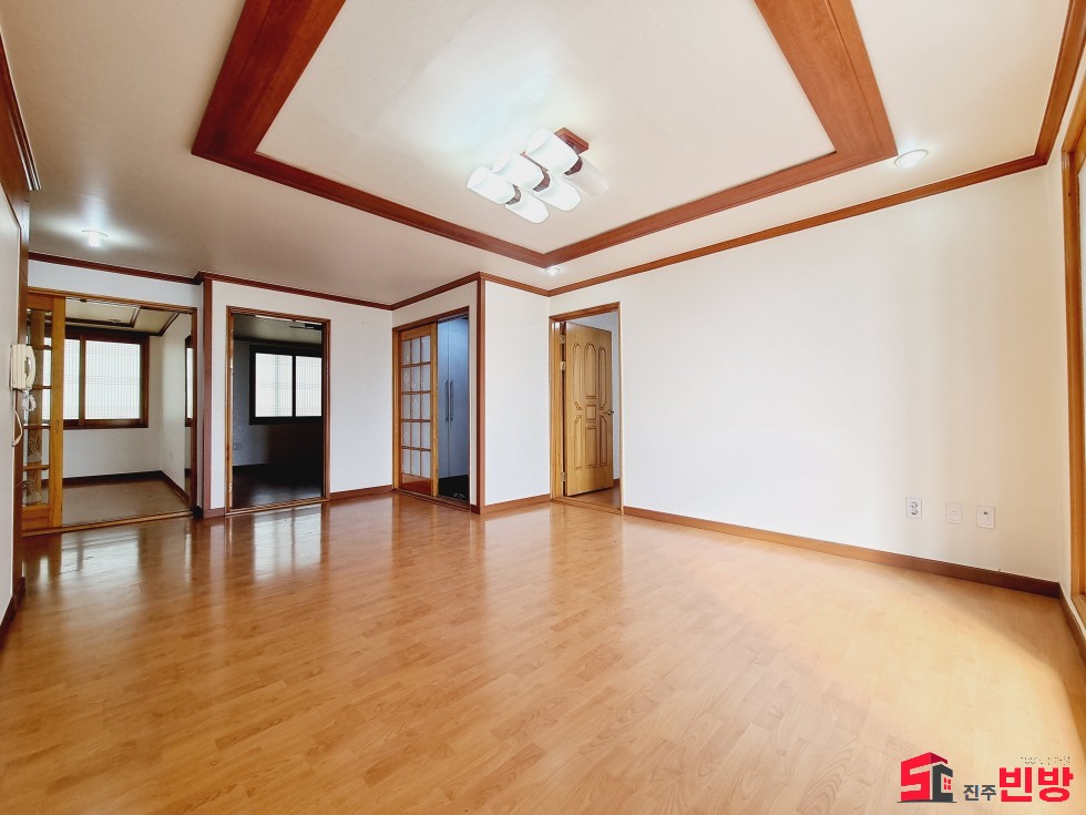 경남 진주시 상대동 275-3 H §투룸가격 쓰리룸§붙박이장+전용옥상 겸비한 엄~청 넓은 쓰리룸 월세 매물번호 14428 사진 1