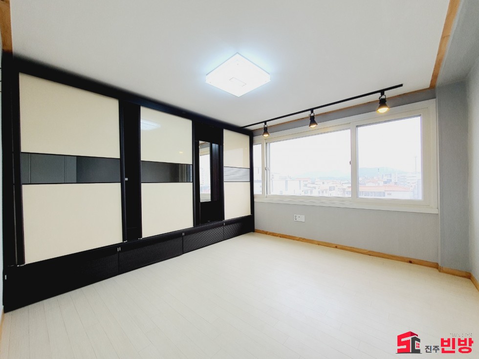 경남 진주시 상대동 271-1 G#주인세대# 이쁜 쓰리룸 뷰 맛집 월세 매물번호 14286 사진 6