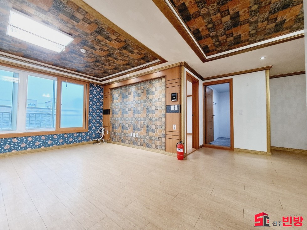 경남 진주시 상대동 311-43 ♤삼현여고 근처!!! 리모델링 쓰리룸. 전월세 조절가능 ♤ 월세 매물번호 14022 사진 1