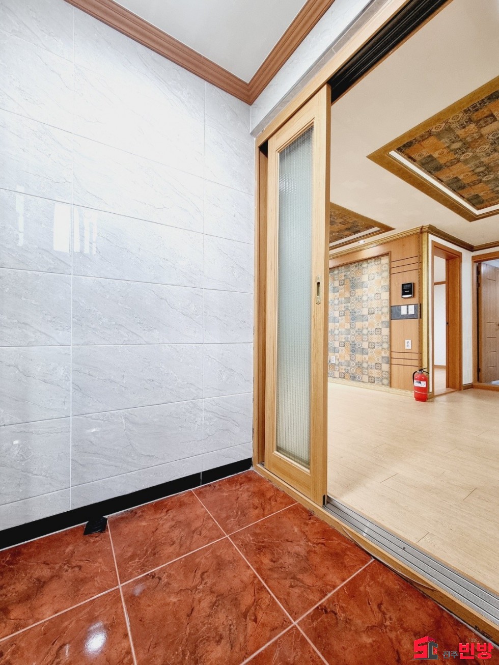 경남 진주시 상대동 311-43 ♤삼현여고 근처!!! 리모델링 쓰리룸. 전월세 조절가능 ♤ 월세 매물번호 14022 사진 6