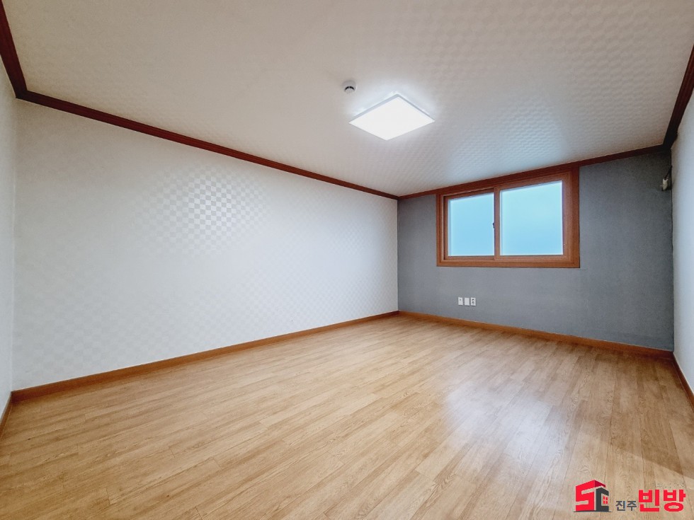 경남 진주시 상대동 311-43 ♤삼현여고 근처!!! 리모델링 쓰리룸. 전월세 조절가능 ♤ 월세 매물번호 14022 사진 8