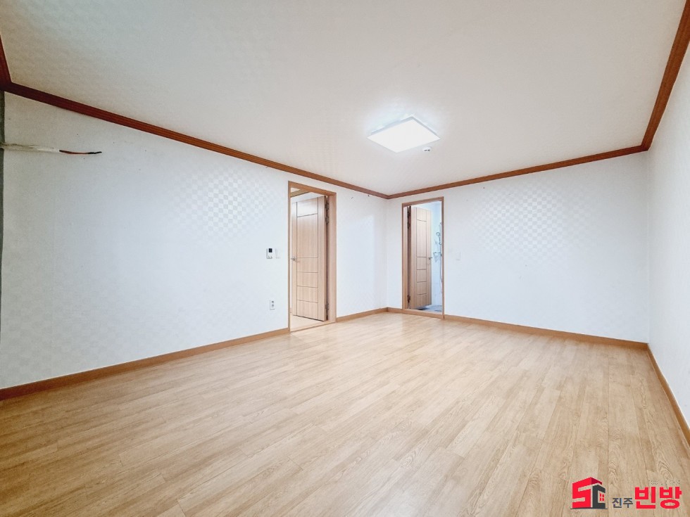 경남 진주시 상대동 311-43 ♤삼현여고 근처!!! 리모델링 쓰리룸. 전월세 조절가능 ♤ 월세 매물번호 14022 사진 9