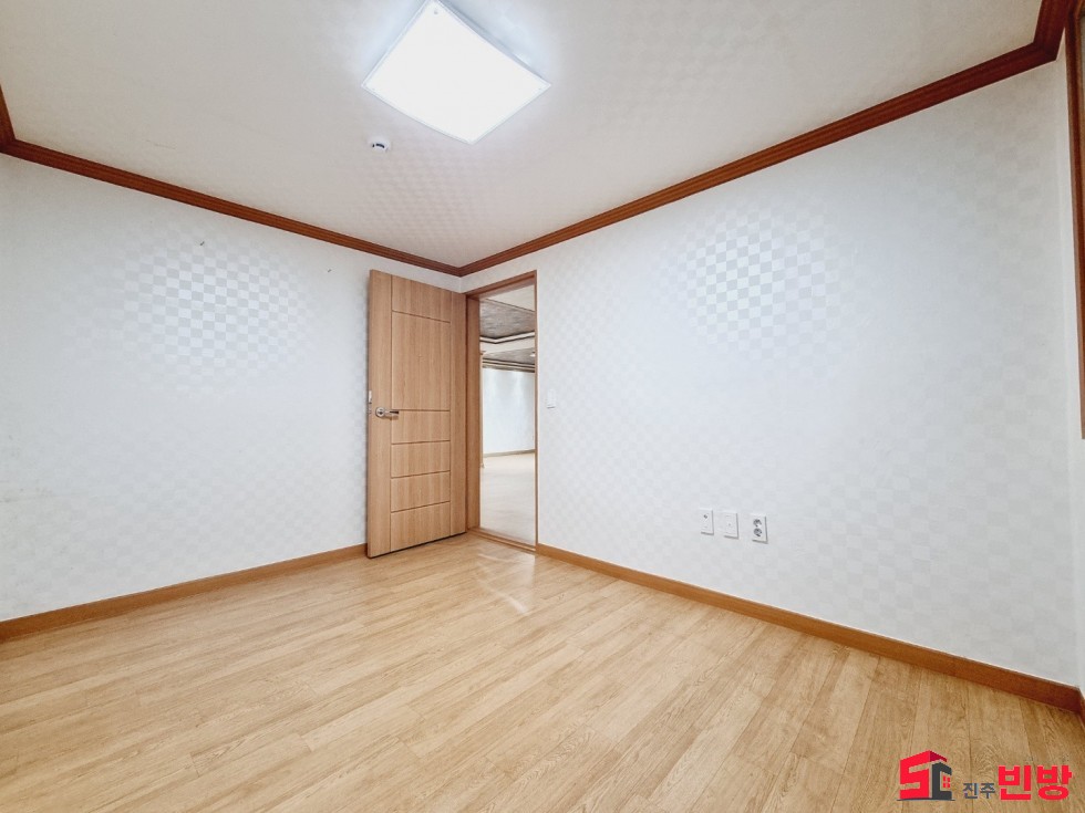 경남 진주시 상대동 311-43 ♤삼현여고 근처!!! 리모델링 쓰리룸. 전월세 조절가능 ♤ 월세 매물번호 14022 사진 16