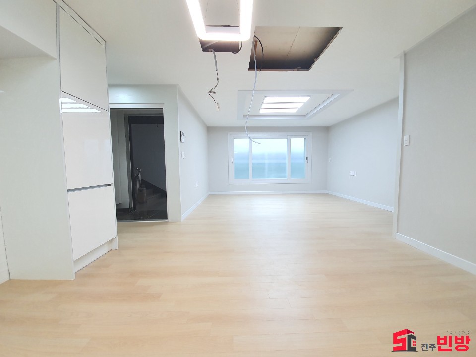 경남 진주시 상대동 615-36 (신영펠리스) G#초꿀매물#시청근처 월드컵운동장 주인세대 쓰리룸 월세 매물번호 12944 사진 5
