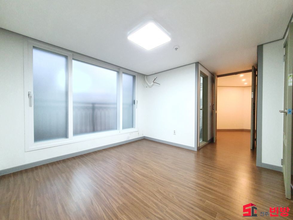 경남 진주시 하대동 430 G#초호화매물#하대동 주인세대 신축 초호화 쓰리룸!! 월세 매물번호 12592 사진 4
