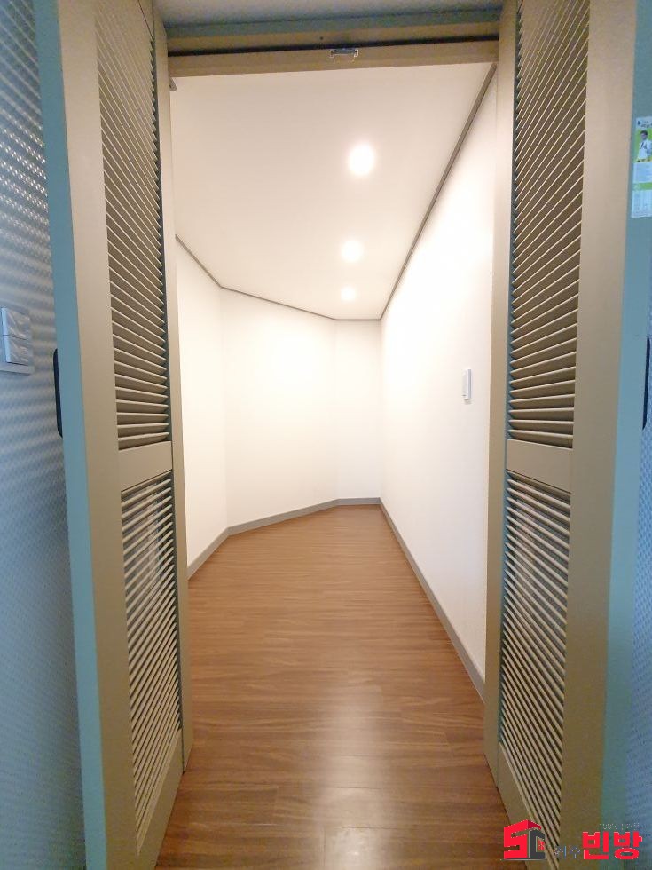 경남 진주시 하대동 430 G#초호화매물#하대동 주인세대 신축 초호화 쓰리룸!! 월세 매물번호 12592 사진 10