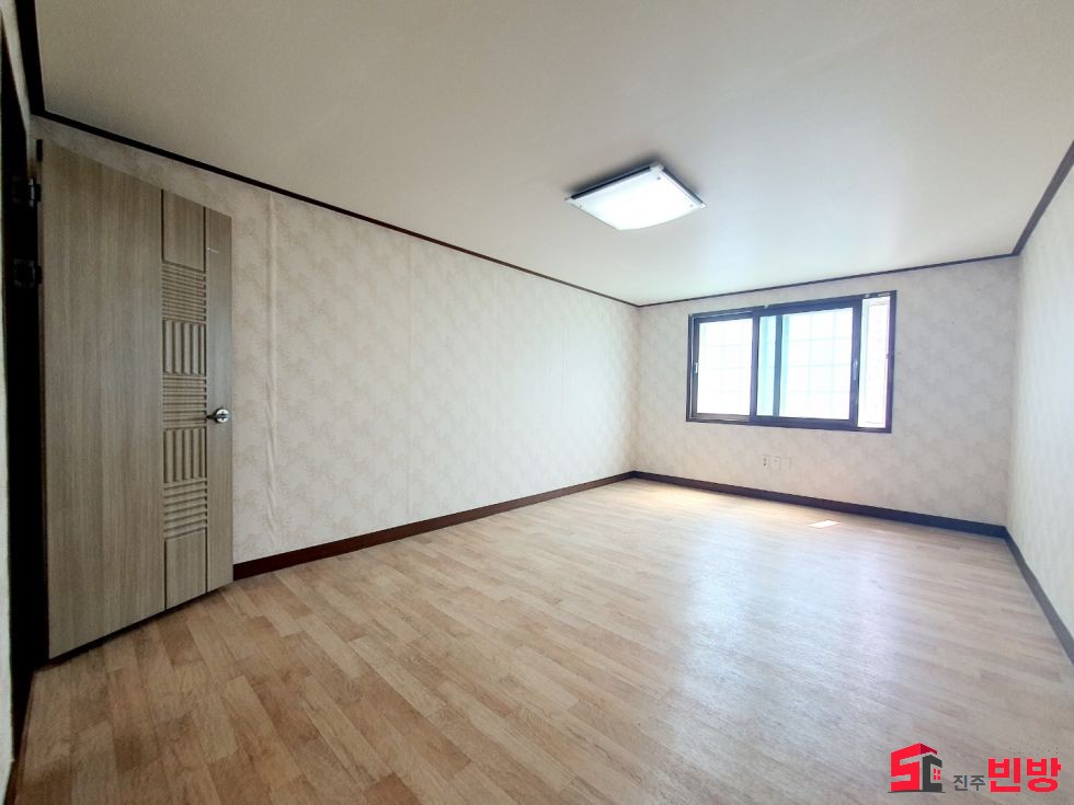 경남 진주시 평거동 162-21 G#초꿀매물# 평거동 초대형 쓰리룸 위치최강 전월세조절가능! 월세 매물번호 12819 사진 7