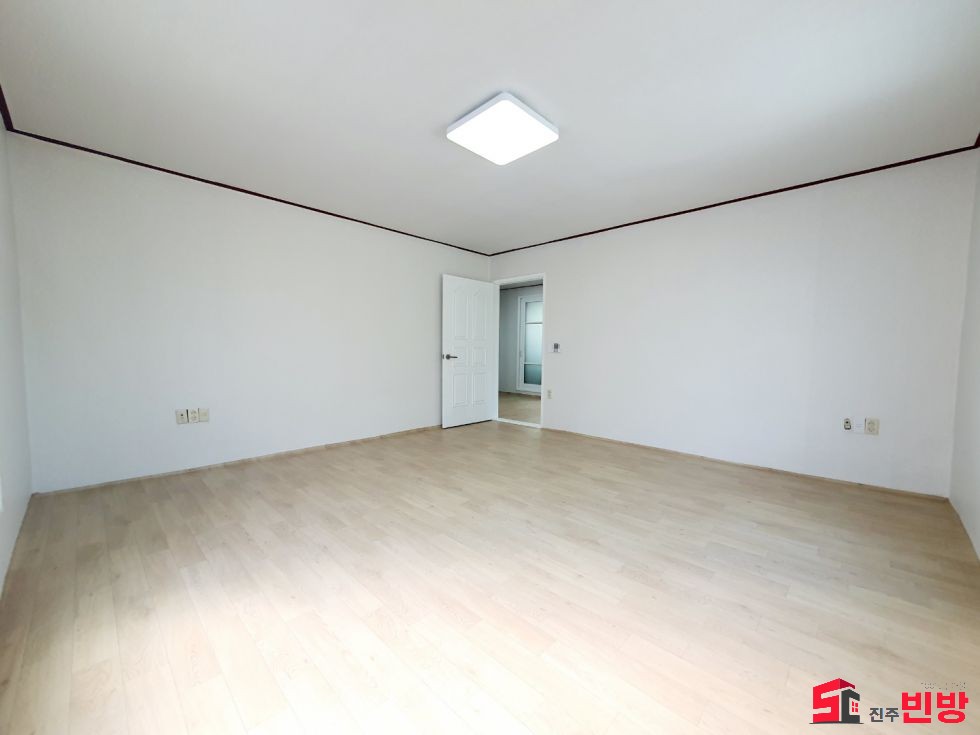 경남 진주시 평거동 777-18 G#평거 남강부근 리모델링 초꿀쓰리룸! 월세 매물번호 12329 사진 2
