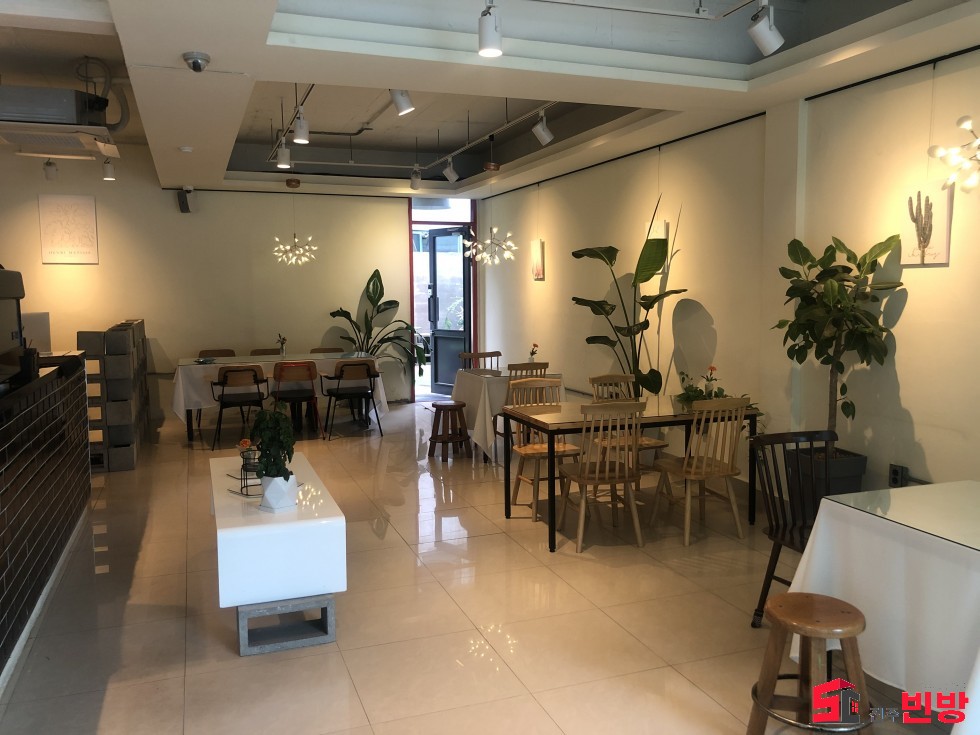 경남 진주시 칠암동 527-4 z시설비없음z몸만들어오세요^^카페겸샵 강력추천!!! 월세 매물번호 15584 사진 1
