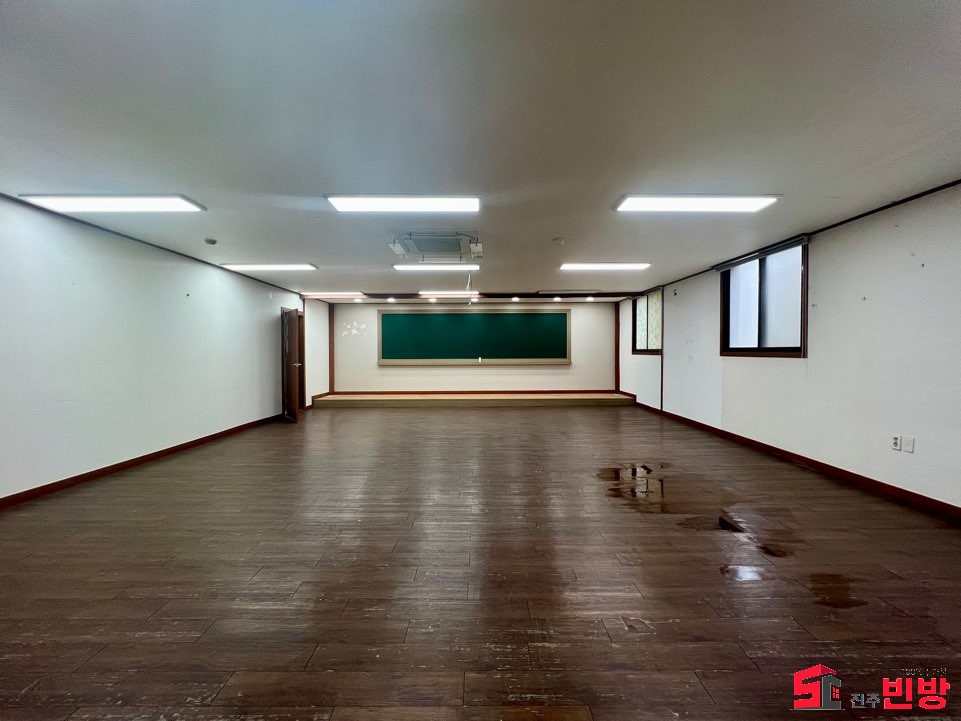 경남 진주시 장대동 55-8 에어컨풀 60평 다갖춰진 사무실이 6평 금액에 나왔네요 월세 매물번호 16919 사진 2