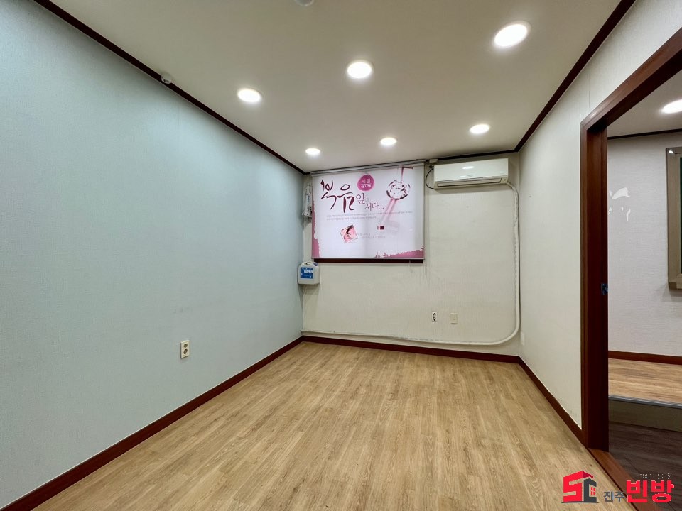 경남 진주시 장대동 55-8 에어컨풀 60평 다갖춰진 사무실이 6평 금액에 나왔네요 월세 매물번호 16919 사진 3