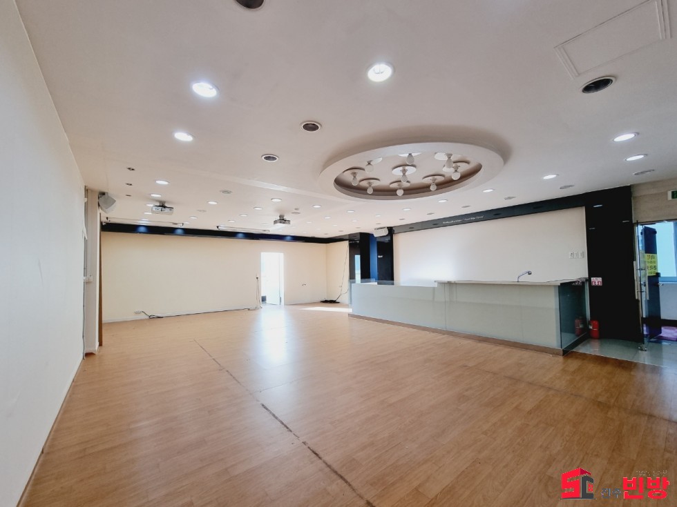 경남 진주시 강남동 29 #떳다상가# 남강다리 인근 대형평수 사무실임대!!! 월세 매물번호 15358 사진 1