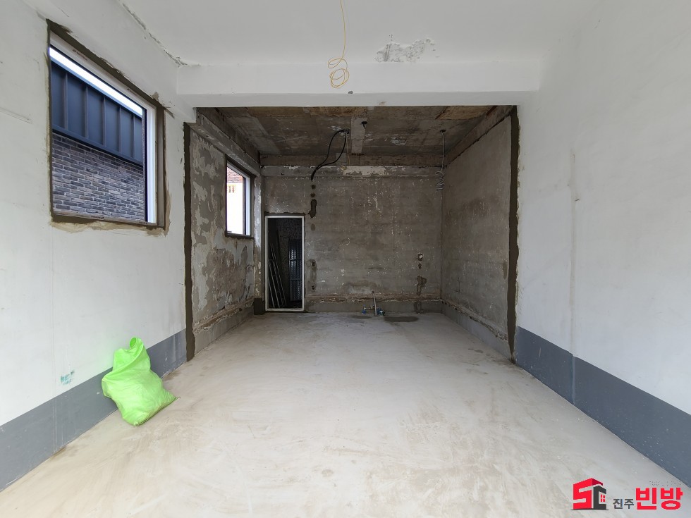 경남 진주시 칠암동 505-1 천전초 부근 1층 상가 임대 월세 매물번호 16065 사진 1