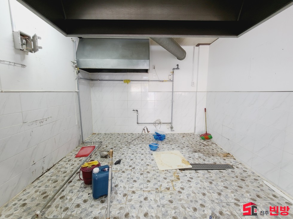 경남 진주시 칠암동 491-1 고속버스터미널 부근 1층 상가임대 월세 매물번호 15999 사진 2