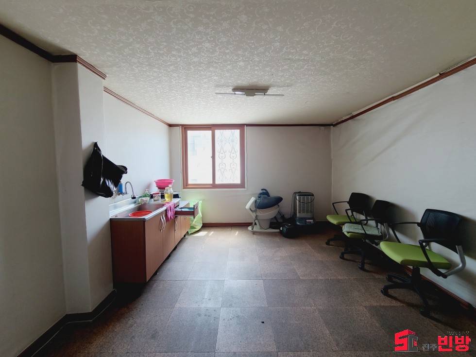 경남 진주시 수정동 21-20 옥봉성당 부근 대로변 사무실 임대 월세 매물번호 15995 사진 4