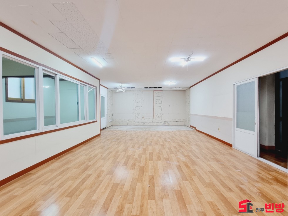 경남 진주시 평안동 95 #떳다사무실# 진주중학교 인근 30평대 사무실임대 월세 매물번호 15689 사진 1