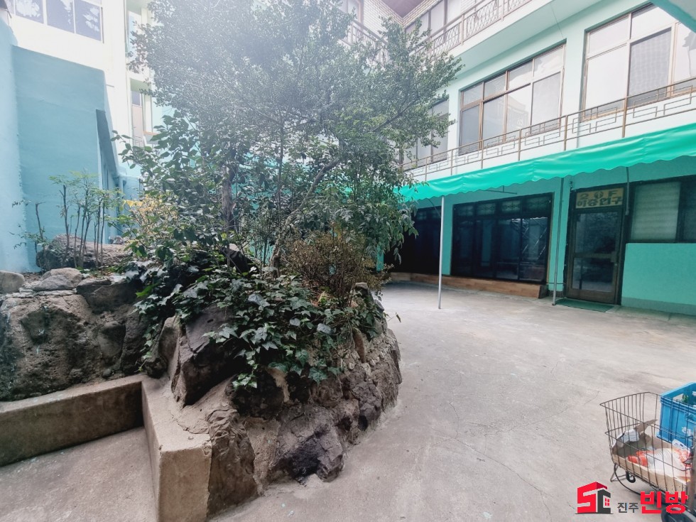 경남 진주시 평안동 181 #떳다상가# 갤러리아 백화점인근 마당쓸수있는 상가점포 임대 월세 매물번호 15564 사진 1