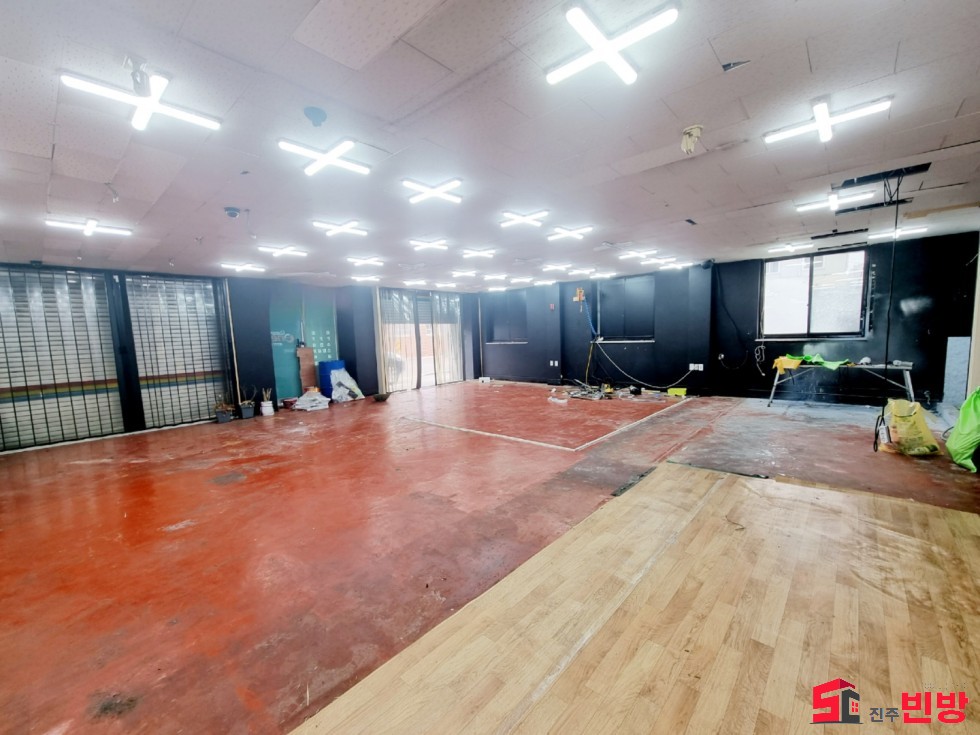 경남 진주시 장대동 49-13 #떳다상가# 옥봉삼거리인근 40평대 창고사무실임대 월세 매물번호 15393 사진 3
