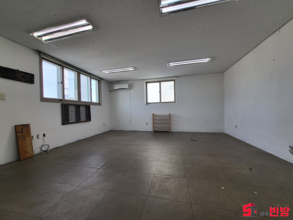 경남 진주시 칠암동 520-12 ★저렴한사무실★엘베,테라스,주차장 갖춘 사무실임대^^ 월세 매물번호 15352 사진 2