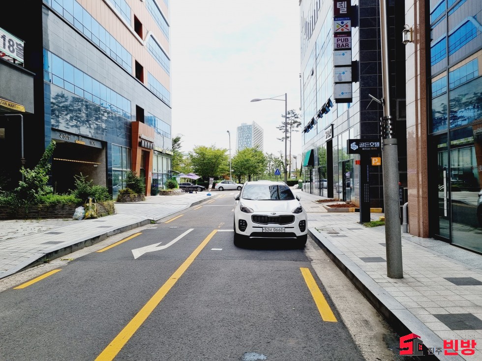 경남 진주시 충무공동 40-8 ♪충무공동♪롯데몰 근처 약 50평 미용실 사무실 추천 매물 계약시 바닥 공사 해드려요~~~ 월세 매물번호 15116 사진 3