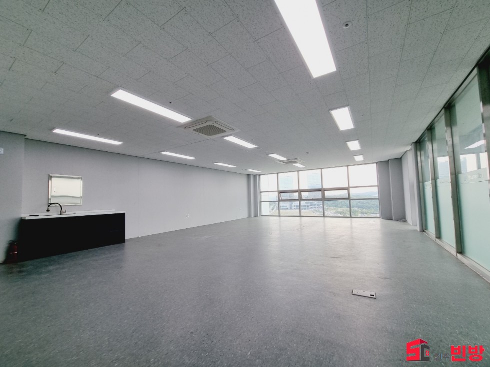 경남 진주시 충무공동 87-23 ＃떳다사무실＃ 충무공동 사무실 임대 풀옵션 시스템에어컨2대 싱크대완비 월세 매물번호 14936 사진 1
