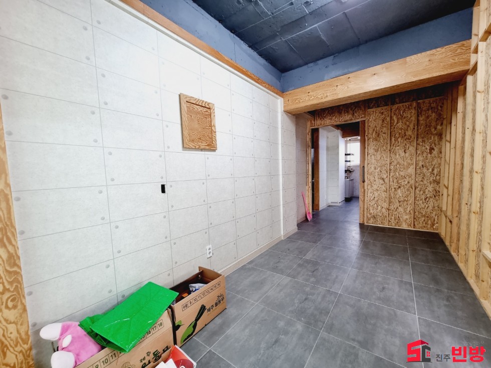 경남 진주시 신안동 15-43 ＃떳다사무실＃ 신안로타리 인근 몸만들어오세요^^ 월세 매물번호 14185 사진 3