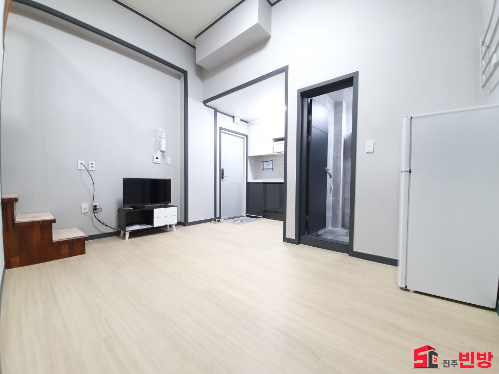 경남 진주시 상대동 296-42 ※딱 하나뿐인 신축 복층 구조※★ 시청 건너편 1분 ★ 월세 매물번호 12119 사진 6