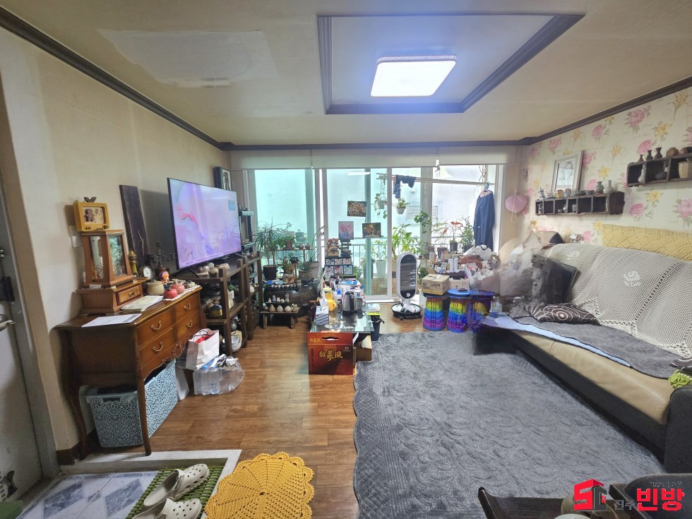 경남 진주시 평거동 743-15 (강남빌라) A동 ㅡ 위치좋고 조용한 방3 개 빌라매매 ㅡ 매매 매물번호 17529 사진 1