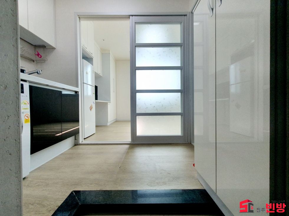 경남 진주시 상대동 298-62 상대동 시청인근 엘리베이터 설치 풀옵션 원룸~ 월세 매물번호 12003 사진 3