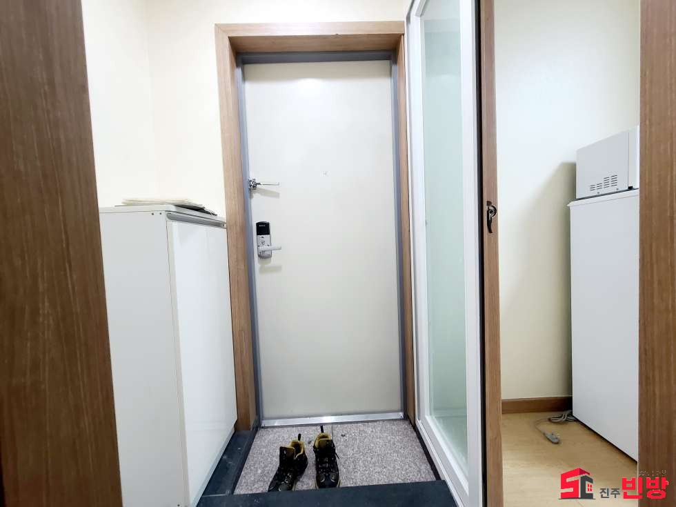 경남 진주시 칠암동 524-5 ㉧ㅡ서빈No.1구해줘홈즈ㅡ㉧추천BEST꿀방 월세 매물번호 11608 사진 2