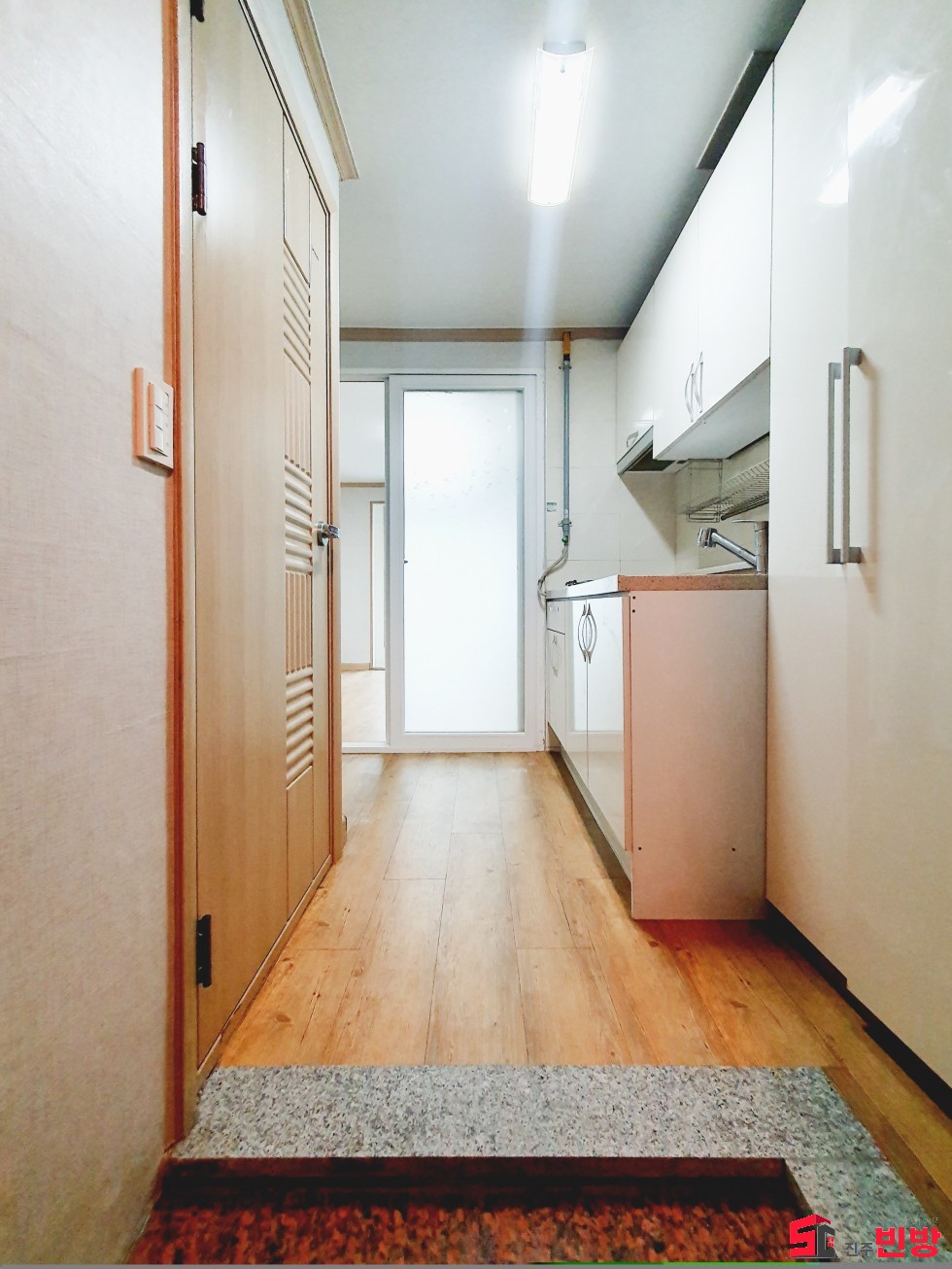 경남 진주시 칠암동 524-8 ㉧ㅡ서빈No.1구해줘홈즈ㅡ㉧추천BEST꿀방 월세 매물번호 13457 사진 2