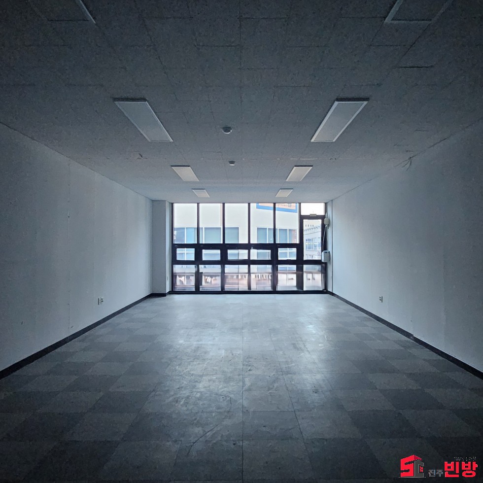경남 진주시 충무공동 ★진주상가임대★ 충무공동 메인거리 3층 상가임대 월세 매물번호 17960 사진 1
