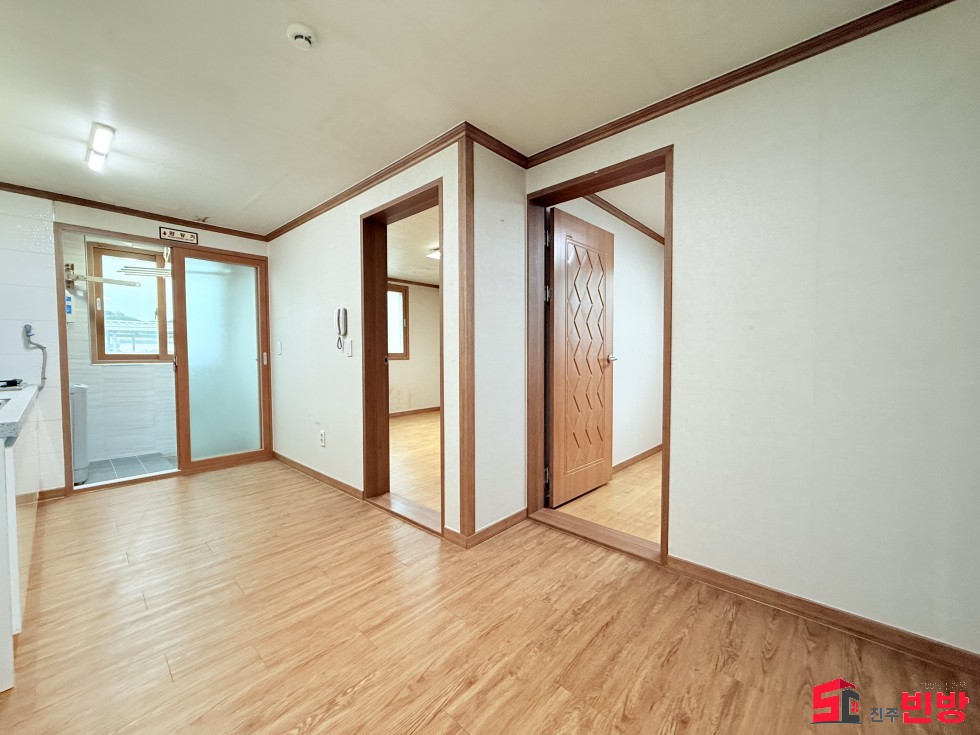 경남 진주시 상봉동 1065-3 ㉧ㅡ서빈No.1구해줘홈즈ㅡ㉧추천BEST꿀방 월세 매물번호 11357 사진 1